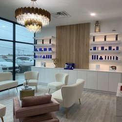 Rumi Aesthetics - lounge area