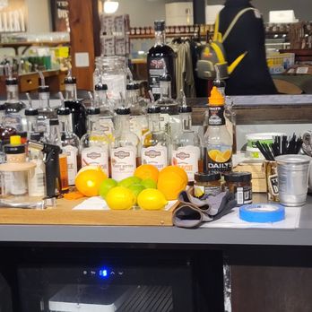 Tennessee Legend Distillery - Bar area with fresh fruit - Distilleries Near Me - Cookeville, Tennessee Tennessee Legend Distillery - Bar area with fresh fruit - Distilleries Near Me - Cookeville, Tennessee