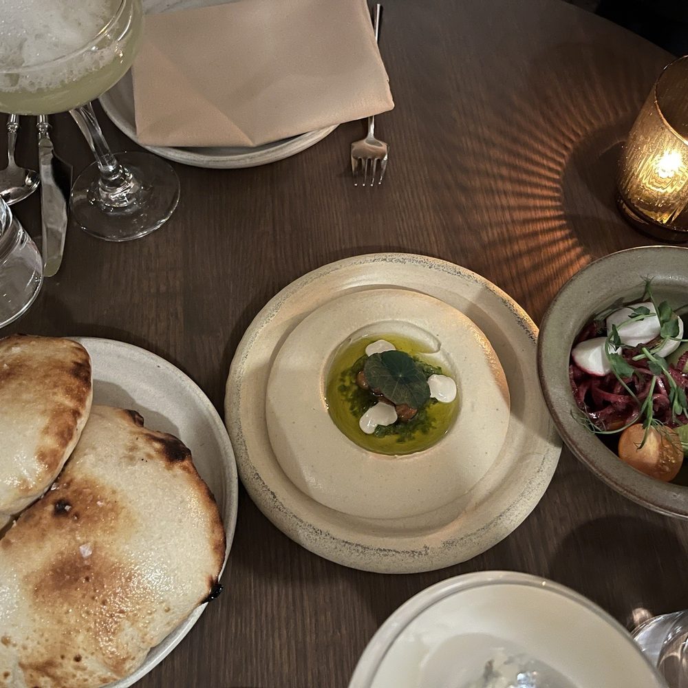 Hummus with pita Hummus with pita