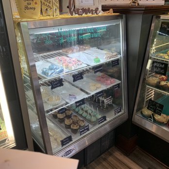 Honey Bee Bakery - Cafes Near Me - Medina, Ohio