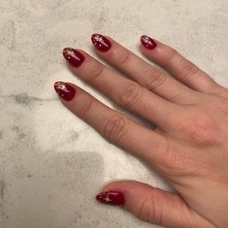 Lee did a great job on my nails! Lee did a great job on my nails!