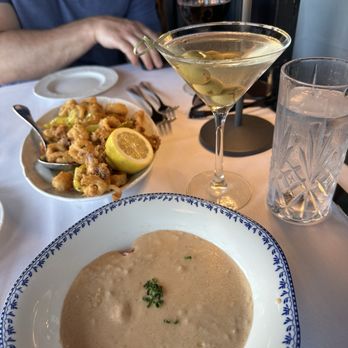 22 Bowen's - Lobster Bisque & Crispy Calamari - New American Near Me - Newport, Rhode Island