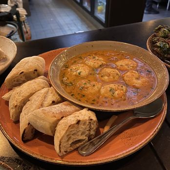 Thompson & Co - Louisiana Shrimp with Cracked Pepper, Worcestershire Sauce, Lemon and Herb Sauce. Served with warm baguette. - New American Near Me - Ypsilanti, Michigan Thompson & Co - Louisiana Shrimp with Cracked Pepper, Worcestershire Sauce, Lemon and Herb Sauce. Served with warm baguette. - New American Near Me - Ypsilanti, Michigan