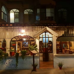 Kristal Rose Restaurante - Bar - Street view of Kristal Rose