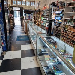 Queens Smoke Shop