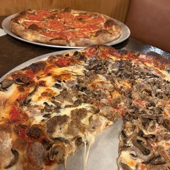 Ernie's Pizzeria - Large tomato & large meatball sausage and mushroom pie - Pizza Near Me - New Haven, Connecticut Ernie's Pizzeria - Large tomato & large meatball sausage and mushroom pie - Pizza Near Me - New Haven, Connecticut