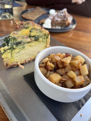 Cozy's Café & Pub by null