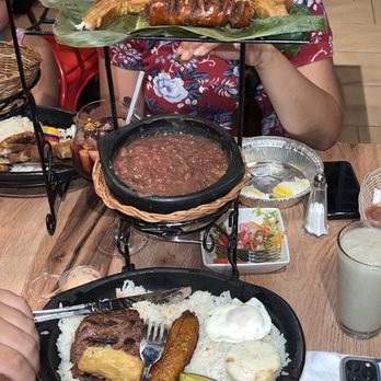 La Chiva Restaurant - Tres pisos bandeja paisa - Colombian Near Me - Lake Ronkonkoma, New York La Chiva Restaurant - Tres pisos bandeja paisa - Colombian Near Me - Lake Ronkonkoma, New York