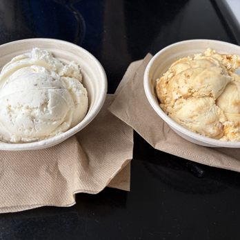 Frankie's - Candy Cap Mushroom (L) and Hokey Pokey - Ice Cream & Frozen Yogurt Near Me - Mendocino, California Frankie's - Candy Cap Mushroom (L) and Hokey Pokey - Ice Cream & Frozen Yogurt Near Me - Mendocino, California