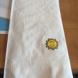 Cora - Even the napkins are cheerful