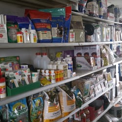 Gifford's Farm Market & Feed Store - All of your animal feed needs.