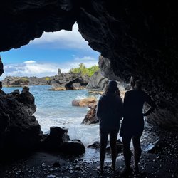 Oui Tour Maui - Black sand beach - thanks for the photo, Kat!