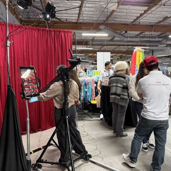 Yelp Party: Après Ski - BTS of The Movement Booth that created 18/second videos! - Yelp Events Near Me - Novato, California Yelp Party: Après Ski - BTS of The Movement Booth that created 18/second videos! - Yelp Events Near Me - Novato, California