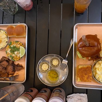 Easy ‘Que - Table for two -good tea and lemonade - Barbeque Near Me - Kailua, Hawaii