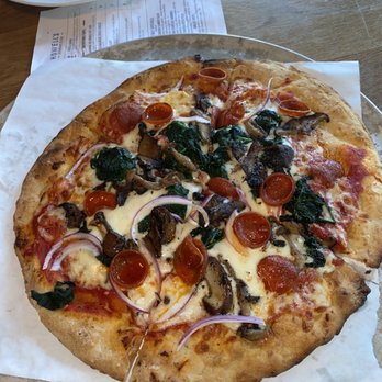 Howell's Kitchen and Bar - Fun Guy pizza on gluten-free crust - Pizza Near Me - Atlanta, Georgia