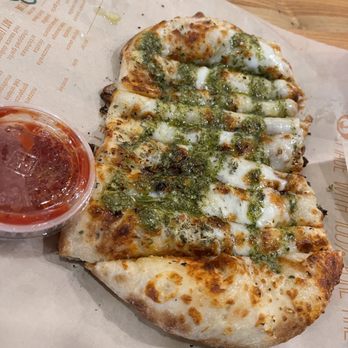 Blaze Pizza - Pesto Garlic Cheesy Bread - Salad Near Me - Winter Park, Florida