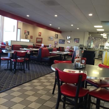 Denny's - Inside Redlands Denny's diner - American Near Me - Redlands, California