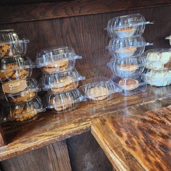 Mama J's Kitchen - Cakes and pies - Soul Food Near Me - Richmond, Virginia