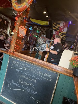 Cat's Eye Pub by null