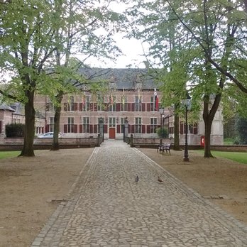Veltwijckpark - Front view of the villa. - Parks Near Me - Antwerp, VAN