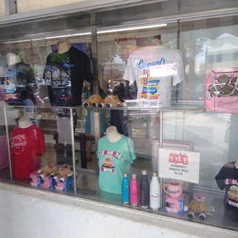 Leonard's Bakery - Lots o swag - Bakeries Near Me - Honolulu, Hawaii Leonard's Bakery - Lots o swag - Bakeries Near Me - Honolulu, Hawaii