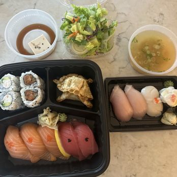 Komorebi Sushi & Rolls - Salmon & Tuna Bento, Yellowtail, Creamy Scallop, and Scallop. - Japanese Near Me - Kirkland, Washington
