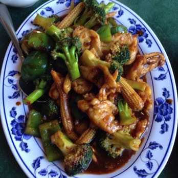 Lee's Garden Chinese Restaurant - Szechwan Chicken - Chinese Near Me - Gresham, Oregon