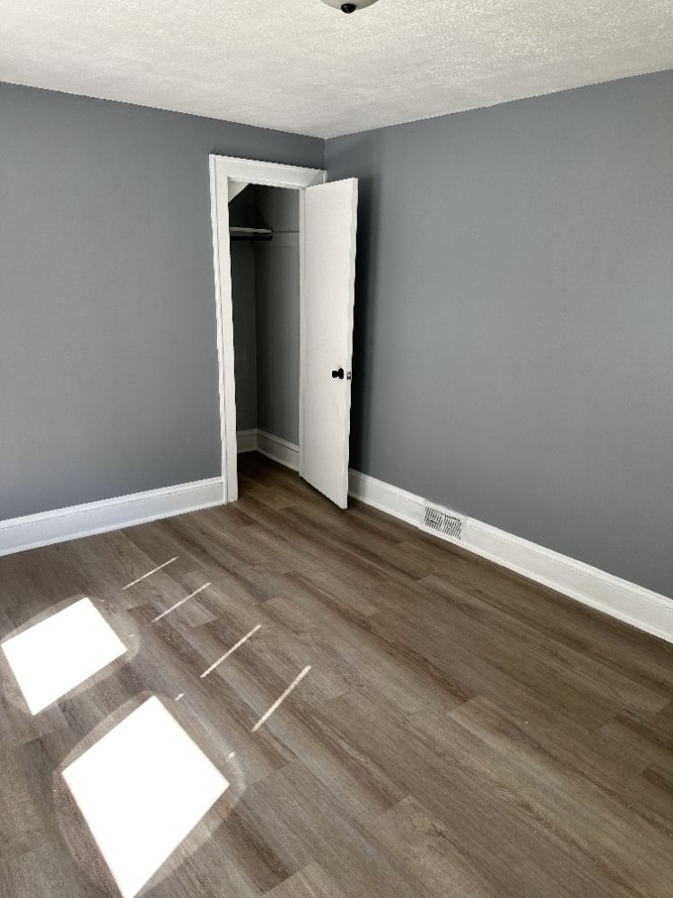 Slide of Browning Floors & More