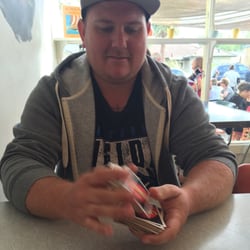 The Golden Fleece - Playing Uno while waiting for our brekky!!