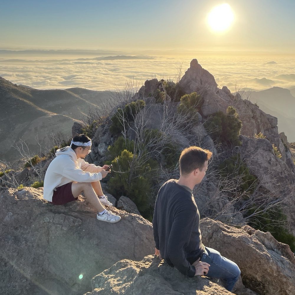 Sandstone Peak - Friends at the peak - Hiking Near Me - Malibu, California Sandstone Peak - Friends at the peak - Hiking Near Me - Malibu, California