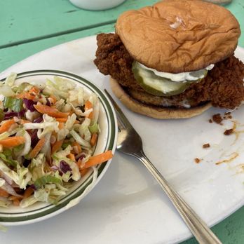 Lou's Luncheonette - Nashville hot chicken burger - Barbeque Near Me - Sonoma, California