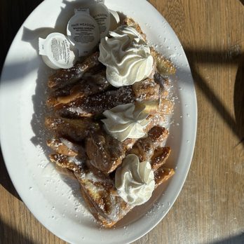 Frizzle Chicken Cafe - Breakfast & Brunch Near Me - Pigeon Forge, Tennessee