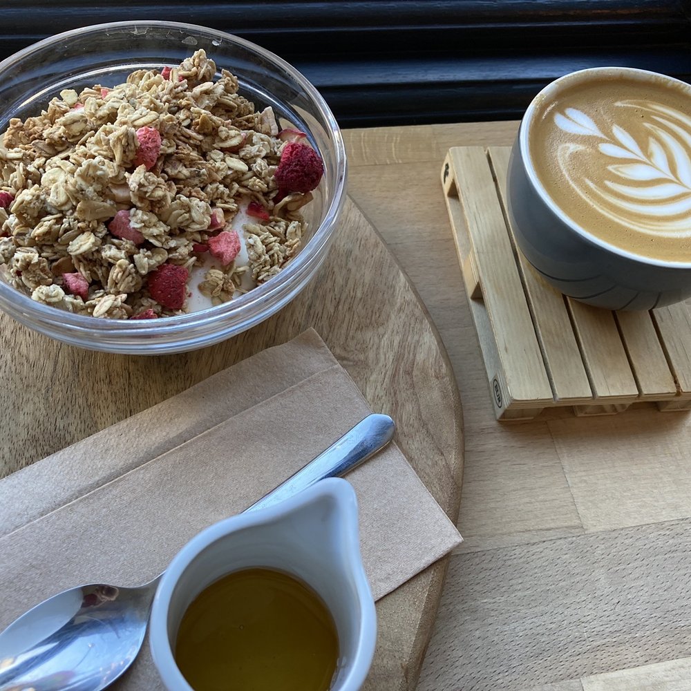 Granola & yogurt (with honey), latte Granola & yogurt (with honey), latte