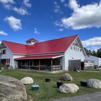 Applecrest Farm Orchards - Fruits & Veggies Near Me - Hampton Falls, New Hampshire