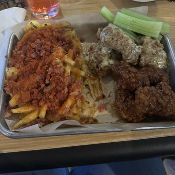 Buffalo Wild Wings - American Near Me - Cincinnati, Ohio