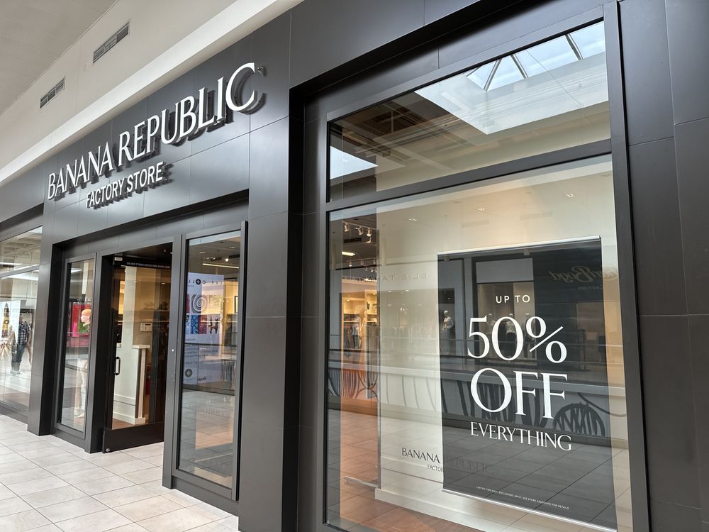 BANANA REPUBLIC FACTORY STORE Updated June 2024 10 Reviews 5220