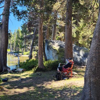 Wrights Lake - Lake frontage - Hiking Near Me - Kyburz, California