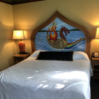 McMenamins Anderson School - Not a super comfortable bed. - Hotels Near Me - Bothell, Washington McMenamins Anderson School - Not a super comfortable bed. - Hotels Near Me - Bothell, Washington