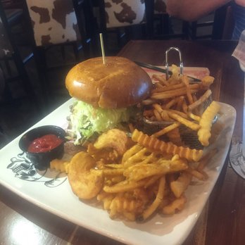 Guy Fieri's - Bacon Mac and Cheese burger! - American Near Me - Cancún, ROO Guy Fieri's - Bacon Mac and Cheese burger! - American Near Me - Cancún, ROO