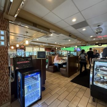 Southport Diner - Inside, interior, indoor seating, ambiance, vibes - Diners Near Me - Southport, Connecticut Southport Diner - Inside, interior, indoor seating, ambiance, vibes - Diners Near Me - Southport, Connecticut