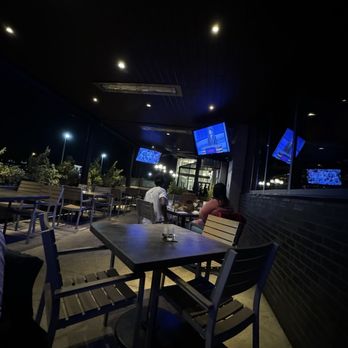 Yard House - Outdoor dining - Bars Near Me - Moorestown, New Jersey