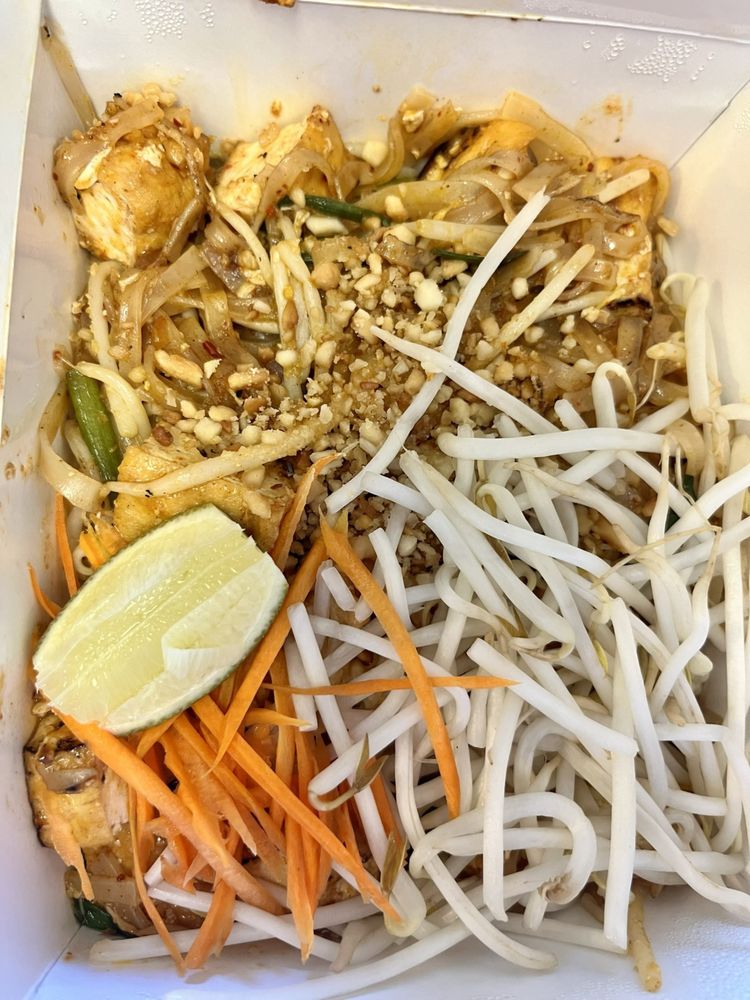 RED CURRY Updated November 2024 174 Photos & 317 Reviews 10053 SW