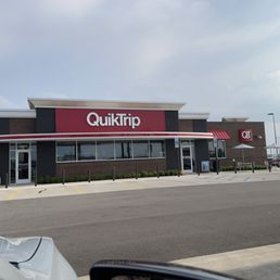 Exterior photo of Quiktrip - Bloomington, Illinois Exterior photo of Quiktrip - Bloomington, Illinois