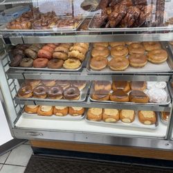Tom's Donuts