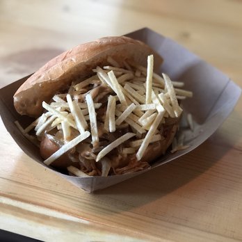 A Lo Cubano Kitchen - Pan con Lechon - Food Trucks Near Me - Orlando, Florida