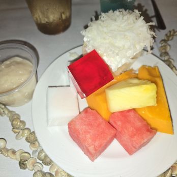 Smith's Family Garden Luau - Haupia and Jello didn't taste right. Not enough sugar, couldn't eat it all. Tasteless. Watermelon no taste. - Music Venues Near Me - Kapaa, Hawaii