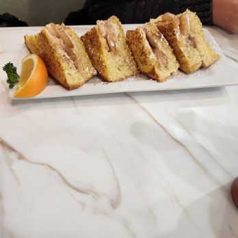 Keke's Breakfast Cafe - Apple Cinnamon Stuffed French Toast - Breakfast & Brunch Near Me - Las Vegas, Nevada