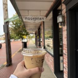 Moonbeam Cafe - Autumn skies latte