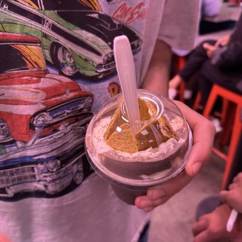 The Win-Dow Long Beach - S'mores milkshake - Burgers Near Me - Long Beach, California The Win-Dow Long Beach - S'mores milkshake - Burgers Near Me - Long Beach, California