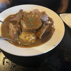 Buckland Grill & Pizza - Pot roast with mashed and gravy